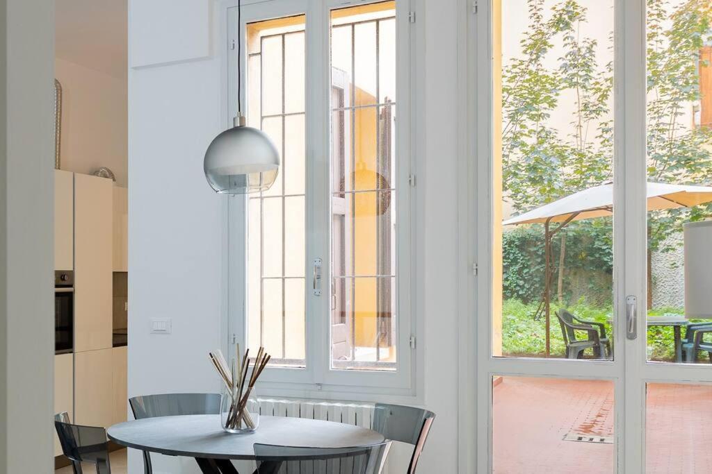 Apartment Isaia - 10 Minutes From Piazza Maggiore Bologna Exterior foto
